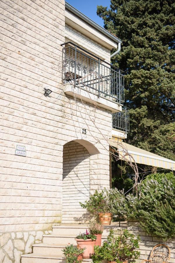 Villa Claudia Beach Apartment Premantura Buitenkant foto