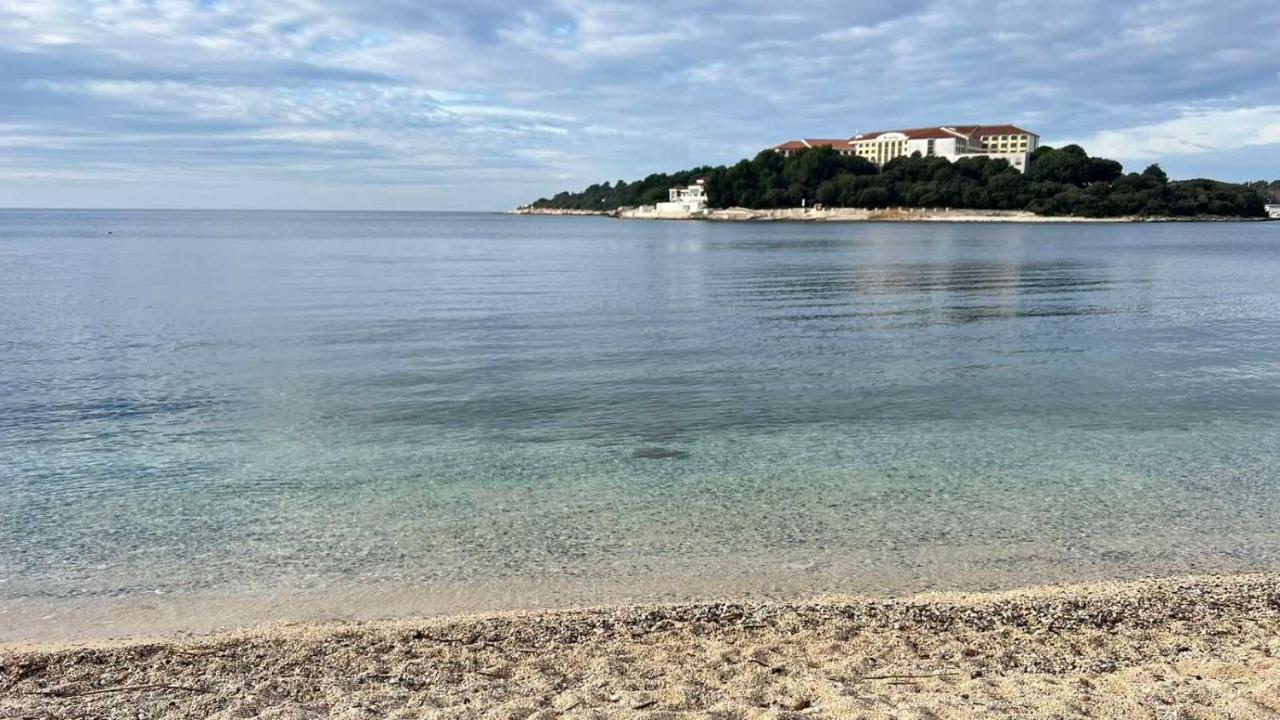 Villa Claudia Beach Apartment Premantura Buitenkant foto