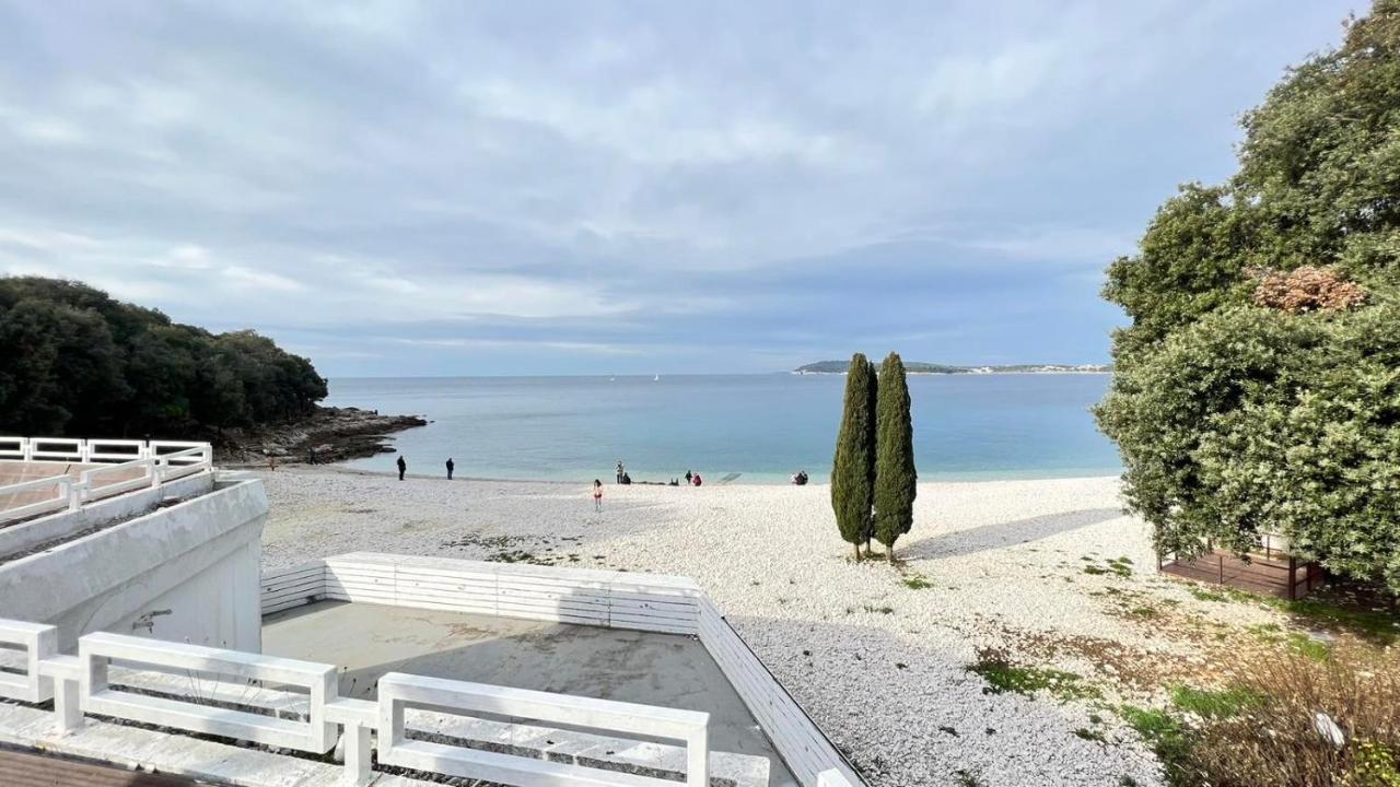 Villa Claudia Beach Apartment Premantura Buitenkant foto