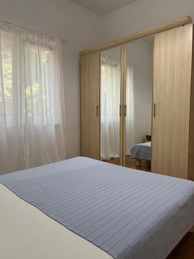 Villa Claudia Beach Apartment Premantura Buitenkant foto